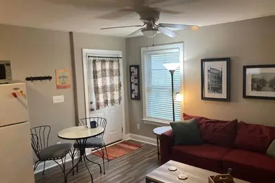 Image de Quiet Studio Apartment/Carriage House