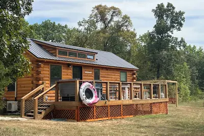 Image de Log Cabin on the waterfall