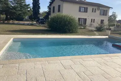 Image de Maison de vacances 10 pers avec piscine : 5 chambres (lits doubles), 4 sdb, 4wc