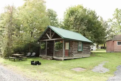 Image de The Log Cabin At Hartman center