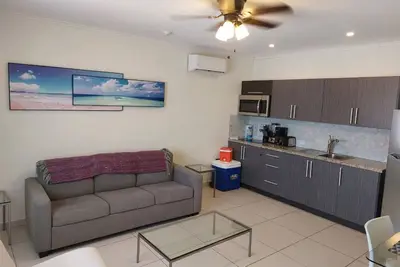 Image de Découvrez notre spacieux condo de 2 chambres et 2 salles de bain près de Eagle Beach