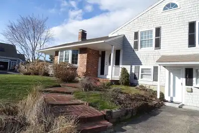 Image de 4 Bed, 3 bath beachside home w/ separate in-law quarters