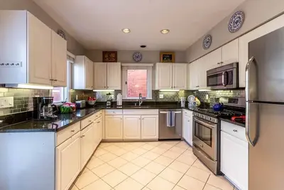 Image de Slp 12, Large Townhouse, Free Parking, Metro: Braddock, 5 Blk King St, Game Rm