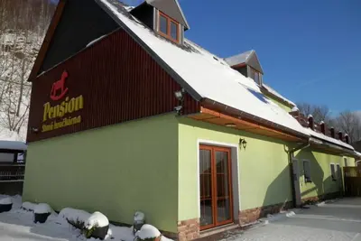 Image de Family vacation home with 6 studio apartments.