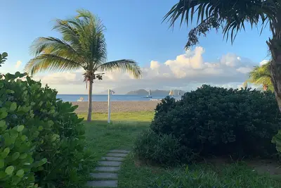 Image de Beautiful 3 Bedroom 3 Bath Beachfront Property on Nevis  -St Kitts and Nevis
