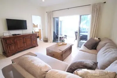 Image de Ground floor condo w/ screened porch - steps from the ocean