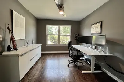 Image de Updated Smart Furnished Townhome 3b/2Bth w/Office/Workout Room/Steam Shower