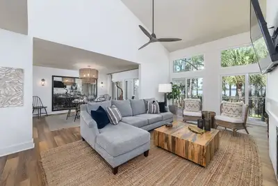 Image de Sound View Sea Pines Townhome | Steps to South Beach Marina