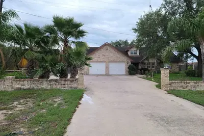 Image de Cozy, spacious, and quiet home!