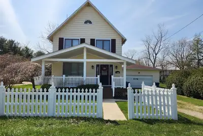 Minutes from Nickel Plate Beach & Cedar Point