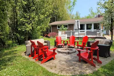 Image de There's no place like the cottage! Beautiful cozy cottage, minutes from beach