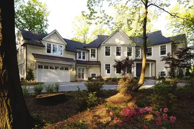 Image de Waterfront Architectural Masterpiece with private dockage available.