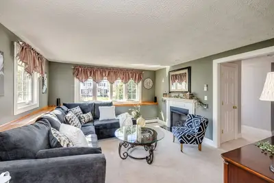 Image de Luxury Meets Tranquility! Stunning Home Away From Home - Short or Long Term Rent