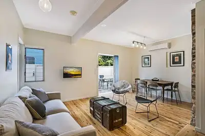 Image de Inner City Two-Bedroom Apartment #2