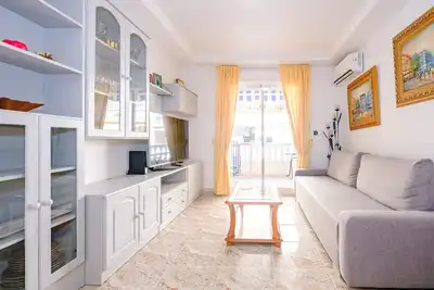 Image de Apartment with 2 bedrooms 500 meters from the sea and the beach.