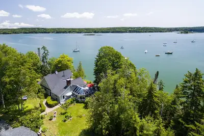 Image de Mingo Cove - Beautiful 6br, 4ba home with panoramic views of Harpswell Sound