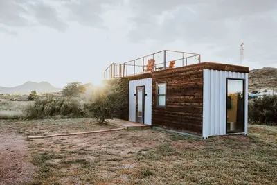 Image de New! Endless Sunsets-Container Home