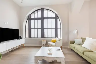 2b/2ba Modern Downtown Suite, Rooftop Deck & Gym