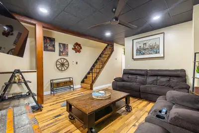 Image de Little Italy- 2bd/1ba – Close to Major Hospitals – Off Street Parking