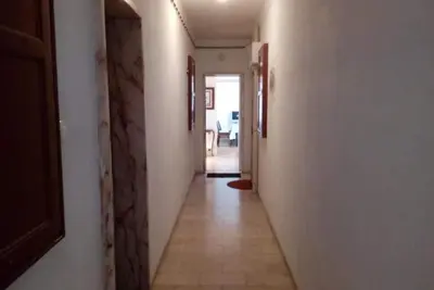 Image de Voyage 63-2f 3-bedroom apartment with a small living room