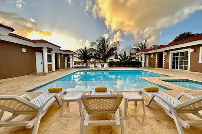 Image de Superior 6 Bedroom Villa in Gated Community with Private Pool (Sosua)
