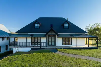 Image de Old Alloway House - Sleeps 11 - Farm Stay