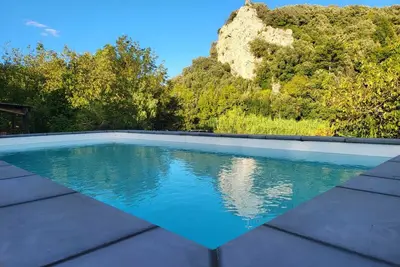 Image de Villa avec piscine et riviére privé