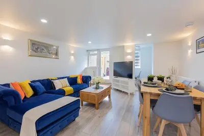 Image de Central Windsor Modern Garden Flat, Walk 2 Sights