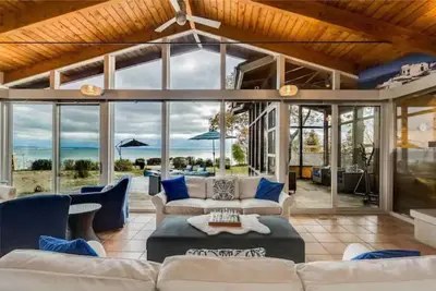 Image de Swim Spa cottage on a Private Beach