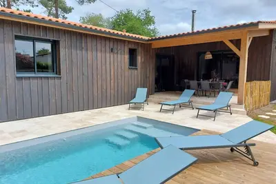 Image de Villa Javal à Ares avec piscine chauffée (du 01/05 au 15 /10)