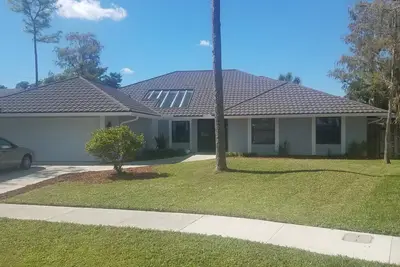 Image de Sunny Citrus Retreat: Perfect for families!