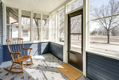 Image de Updated Minneapolis Home in Howe Neighborhood!