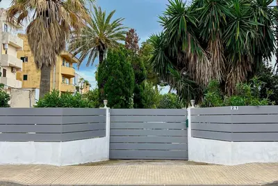 Image de Traditional Mallorcan house 70 meters from the beach!