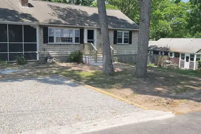 Image de Renovated Cape House. 75 Miles from Craigville Beach