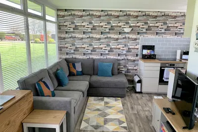Image de 2 Bedroom Chalet, Broadside Chalet Park Stalham, near the Norfolk broads