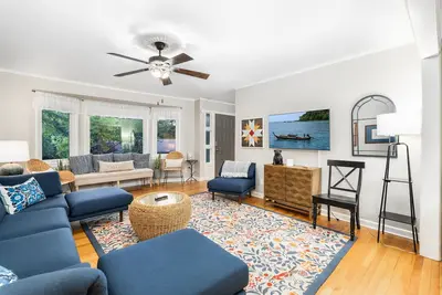 Image de Cozy 3br Cottage Near Msu – Perfect for Game Days!