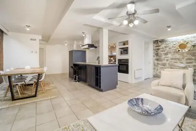 Image de Rustic & Chic 2 Bedroom condo 5min to downtown