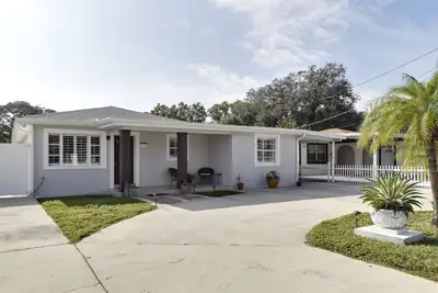 Image de Private Home in Tampa! Game Room - Walk to Raymond James/Steinbrenner Stadium.