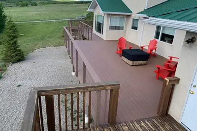 Image de Sleeps 26- 5 mins from Waterton Entrance  Wcv -A&C