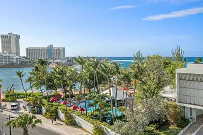 Image de Ocean Views, Steps to Beach, Walk to Lagoon