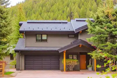 Slope-Side Chic: Home with Hot Tub