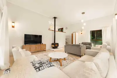 Image de 2 Minutes Walk to Waterfall.