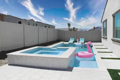 Image de Modern Desert Oasis