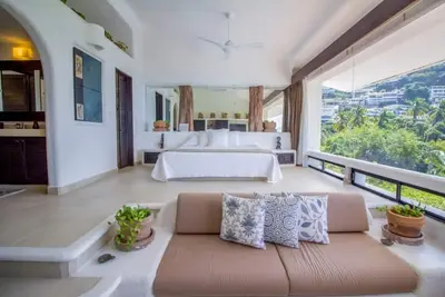 Image de Beautiful Mediterranean-style house with spectacular views of the bay