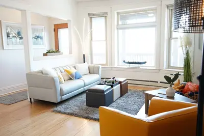 Image de Zenith Condo: Your Downtown Duluth Retreat