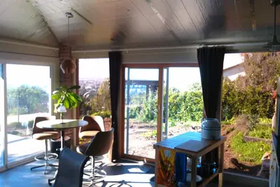 Bright studio guesthouse with panoramic views