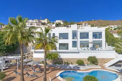 Image de Villa de luxe, vue imprenable et piscine chauffée