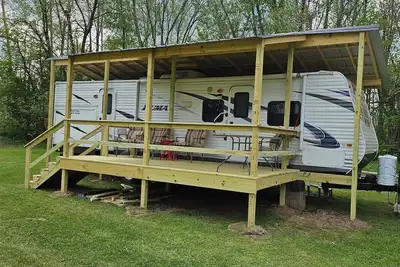 Image de Riverfront camper, loads of amenities, near Smoke Hole, Seneca Rocks