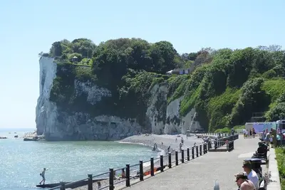 Image de 2 Bed Chalet, St Margaret's at Cliffe, South Coast