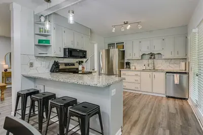 Image de Entire Home in great Augusta National Hills neighborhood w/screened in porch